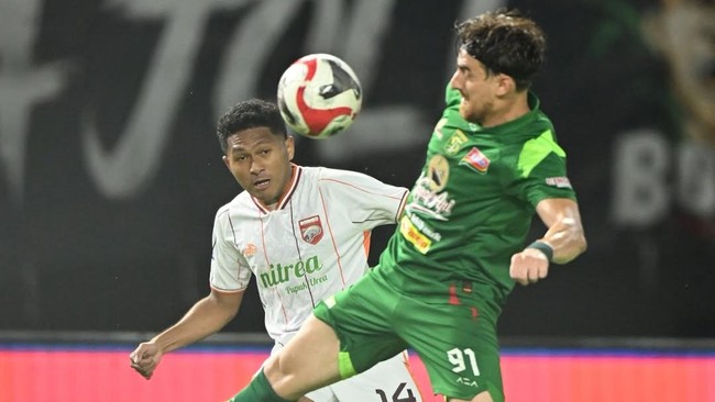 Persebaya Surabaya mengimbangi Borneo FC 2-2 dalam pertandingan pekan ke-15 Super League di Stadion Gelora Bung Tomo, Sabtu (20/12).