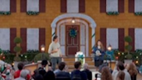 Disney Pecahkan Rekor Rumah Kue Jahe Terbesar di Ultah Home Alone