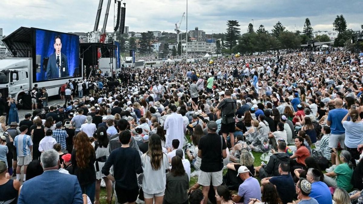 Australia Mengheningkan Cipta, Kenang Para Korban Pantai Biondi