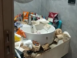 Nginap 2 Tahun di Hotel Penuh Tumpukan Sampah, Nggak Kuat Jangan Lihat!