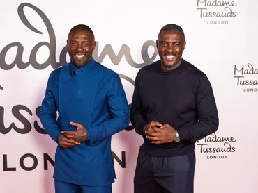 Idris Elba Pose dengan Patung Lilinnya, Langsung Telepon & Ungkap Reaksi Ibunda