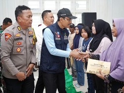 Mensos Salurkan Santunan Rp 15 Juta ke Ahli Waris Korban Banjir di Sibolga