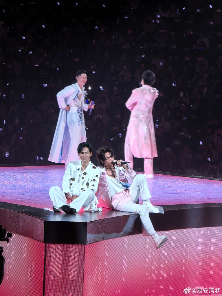 Konser F&star;FOREVER City of Stars