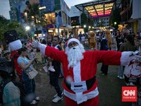  Semarak Natal di Ibu Kota, Jakarta Menjelma Bak Negeri Dongeng