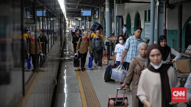 PT KAI (Persero) membuka pemesanan tiket kereta api untuk periode mudik Lebaran 2026 mulai 25 Januari.