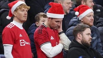 FOTO: Aston Villa Bikin MU Muram Menjelang Natal