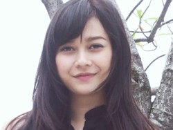 Dari Desa di Bandung Bersinar di Ibu Kota, Ini 7 Foto Lawas Aura Kasih Masih 'Polos'