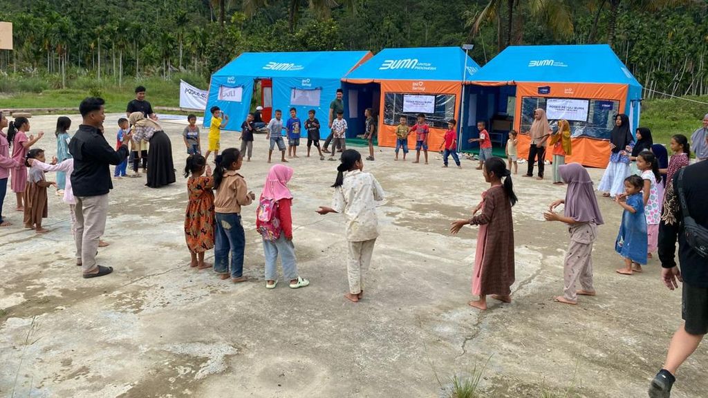 BNI Salurkan Seragam Sekolah dan Bantuan Trauma Healing di Aceh