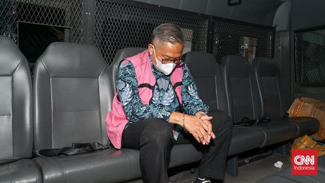 Penyidik Kejati Sumut menahan OAK selaku Direktur Pelaksana PT Inalum periode 2019-2021 terkait dugaan korupsi penjualan aluminium.