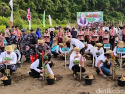 Begini Cara Khofifah Rayakan Hari Ibu di Pacitan
