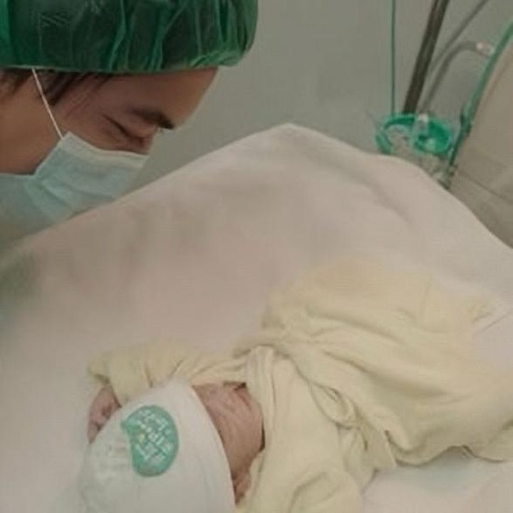 <p>Dalam unggahannya itu, Bilal juga mengungkapkan nama sang putra. "Rajendra Artabima Indrajaya," tulis Bilal Indrajaya melalui unggahan di akun Instagram <em>@bilalindrajaya</em>. (Foto: Instagram @bilalindrajaya)</p>