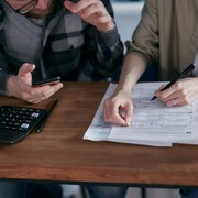 Jangan Biarkan Anak Terjerat Masalah Finansial Orang Tua! Ini Cara Mengatasi 'Financial Enmeshment'