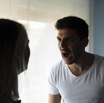 Waspada! Ini 5 Kalimat yang Jadi Pertanda Seseorang Ingin Mengontrolmu