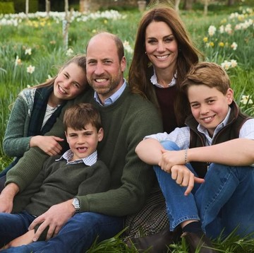 Kartu Natal Keluarga Kerajaan Penuh Kehangatan, Kerajaan Inggris hingga Spanyol!