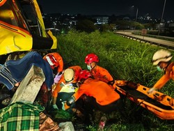 Bus PO Cahaya Trans Diduga Ngebut Sebelum Terguling di Tol Semarang