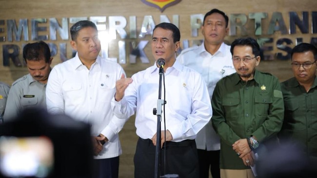 Mentan Amran menyatakan, dua perusahaan tersebut terindikasi menjual minyak goreng di atas harga yang telah ditetapkan pemerintah.