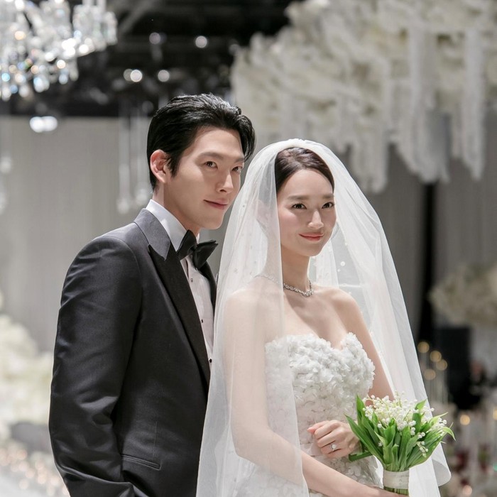 Kim Woo Bin dan Shin Min Ah resmi menikah pada Sabtu, (20/12/2025) di The Shilla Seoul.