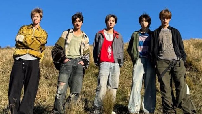 Tetap Keren Tanpa Gerah, Simak 3 Tips OOTD Layering Fashion ala CORTIS yang Populer