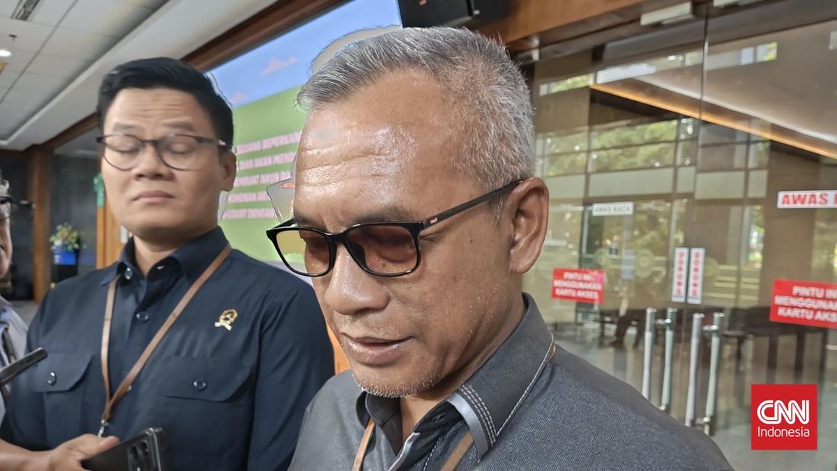 PN Jakpus Nyatakan Tidak Berwenang Tangani Ijazah Gibran