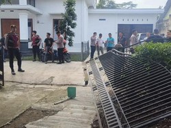 Rumah Orang Tua dari Pria yang Bacok Penjaga Pasar di Lubuklinggau Dimassa