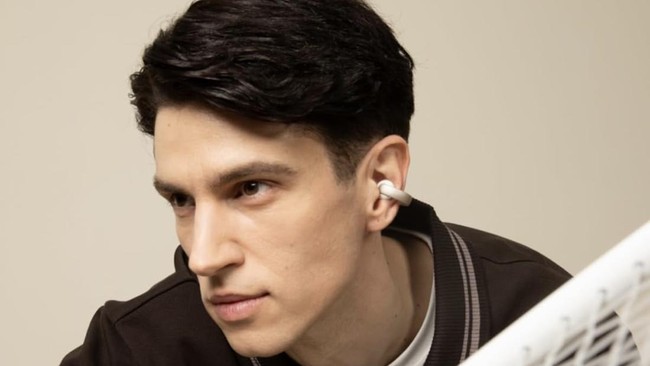 Anker luncurkan earbuds open-ear Soundcore AeroClip dan C50i di Indonesia, menawarkan kenyamanan, kualitas audio tinggi, dan kesadaran lingkungan.