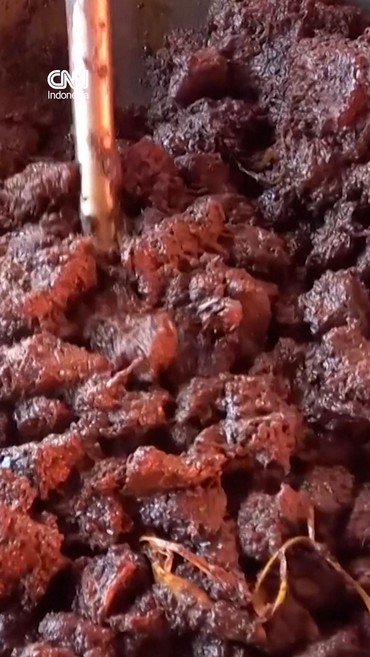 2,5 Ton Rendang Dimasak di Padang untuk Korban Banjir dan Longsor