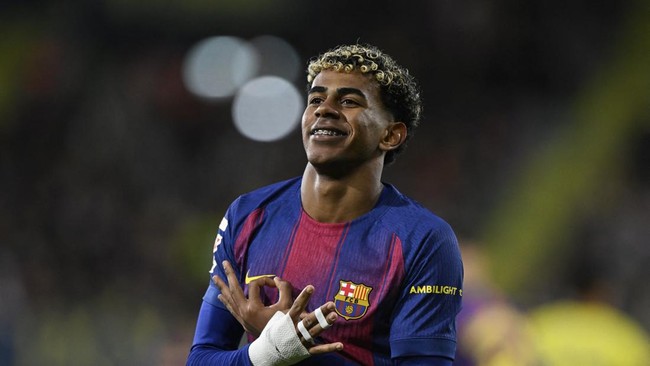 Barcelona berhasil mengalahkan Villarreal 2-0 pada pekan ke-17 Liga Spanyol di Estadio de la Ceramica, Minggu (21/12).