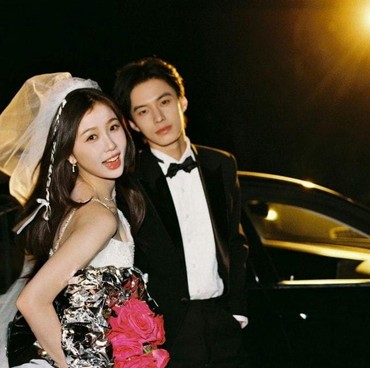 7 Foto 'Pernikahan' Esther Yu dan He Yu yang Viral