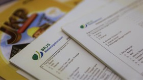 Bupati Pasuruan Beri Manfaat BPJS Ketenagakerjaan ke Linmas-Satpol PP