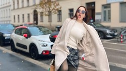 Ternyata Ini Makna Lukisan Sosok Pria Tanpa Wajah Karya Aura Kasih