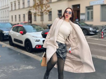 Ternyata Ini Makna Lukisan Sosok Pria Tanpa Wajah Karya Aura Kasih