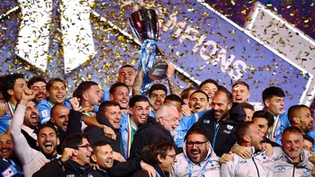 FOTO: Piala Super Italia Milik Napoli