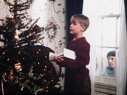 Dekorasi Natal Era 90-an Populer di TikTok, Nostalgia Jadi Sumber Kenyamanan