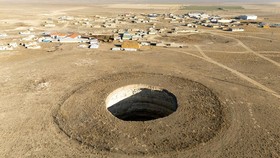 FOTO: Geger Ratusan Lubang Raksasa Muncul di Wilayah Pertanian Turki