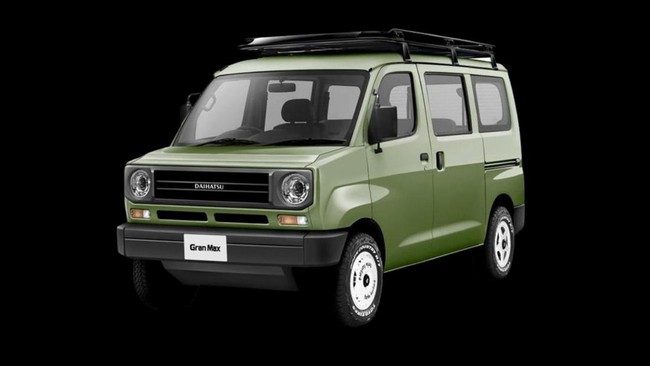 Seorang guru dari Lombok Timur, Iskandar, terkejut memenangkan mobil modifikasi Gran Max Taft Guy setelah membeli Daihatsu Ayla.