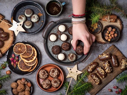 9 Resep Dessert Natal Terbaik Ukuran 9x13 untuk Perayaan Bersama Keluarga & Orang Terkasih