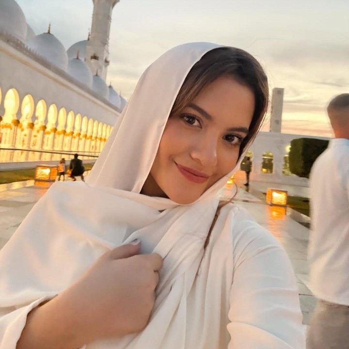 <p>Kehidupan artis Tanah Air tampaknya tak pernah lepas dari sorotan publik. Begitu juga dengan Marsha Aruan yang mengejutkan publik dengan penampilannya saat mengunjungi sebuah masjid. (Foto: Instagram @aruanmarsha)</p>