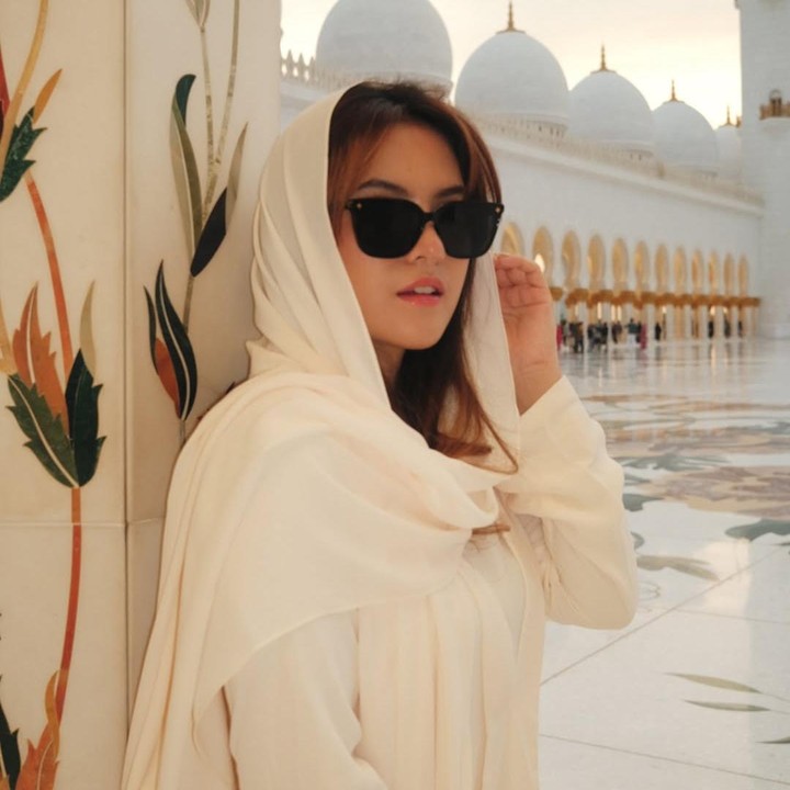 <p><em>Postingan</em> itu pun langsung dibanjiri komentar netizen yang memberikan pujian. &ldquo;Enggak bisa-bisa ini cantiknya kelewatan sii menurut ku,&rdquo; tulis akun <em>@maya.norma****.</em> &ldquo;Bukankah Aruan Marsha berAgama non Muslim? Apakah dia masuk Islam? Ada yang tahu,&rdquo; tulis akun <em>@yus****.</em> &ldquo;Cantik banget siii kamuuu,&rdquo; tulis akun <em>@cutagus****.&nbsp;</em>(Foto: Instagram @aruanmarsha)</p>