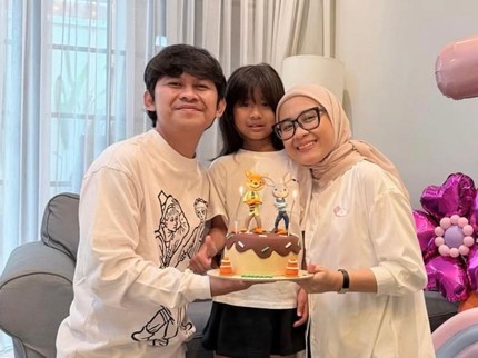 Film Agak Laen: Menyala Pantiku! Pecah Rekor, Intip Sisi Hangat Para Pemain Bersama Anak