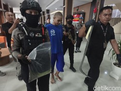 Ugal-ugalan Bawa Celurit Lalu Tabrak Mobil, 2 Pemuda Mabuk Dimassa di Solo