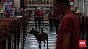 FOTO: Persiapan Gereja Katedral Jelang Natal 2025