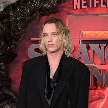Profil Jamie Campbell Bower, Pemeran Vecna 'Stranger Things' yang Curi Perhatian