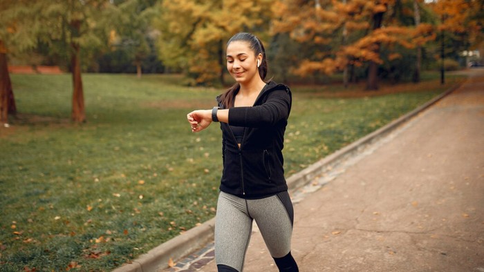 Rutin Jalan Kaki 15 Menit Sehari, Ini 2 Manfaat Tak Terduga Bagi Kesehatan!