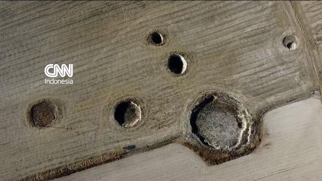 Ratusan Sinkhole Muncul di Ladang Pertanian Turki Imbas Kekeringan