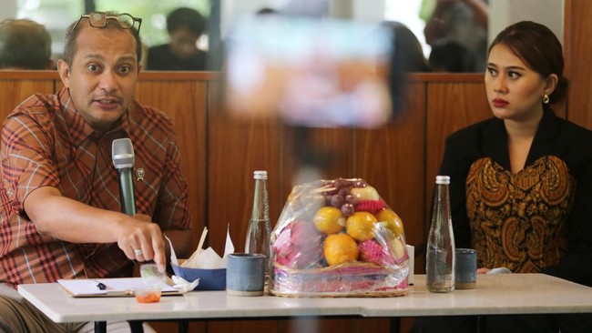 Wakil Menteri Hukum Eddy Hiariej menjelaskan penerapan restorative justice (RJ) dalam proses hukum, dari penyelidikan hingga hukuman, dengan syarat tertentu.