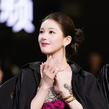 Zhao Lusi Disorot Usai Donasi ke Pedagang Kecil, Fans Ikut Berikan Bantuan