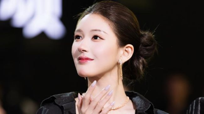 Jalani Kehidupan Sederhana, Zhao Lusi Terlihat Jual Makanan di Pinggir Jalan