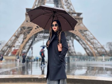 Naik Privat Jet-Tas Branded, 7 Potret Aura Kasih Liburan Keliling Eropa Jadi Sorotan