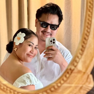 Suami Terseret Kasus Penipuan, 7 Potret Mesra Boiyen dengan Rully Anggi Sebulan Menikah