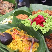 7 Rekomendasi Kota di Indonesia untuk Wisata Kuliner, Ada Makanan Manis hingga Pedas!
